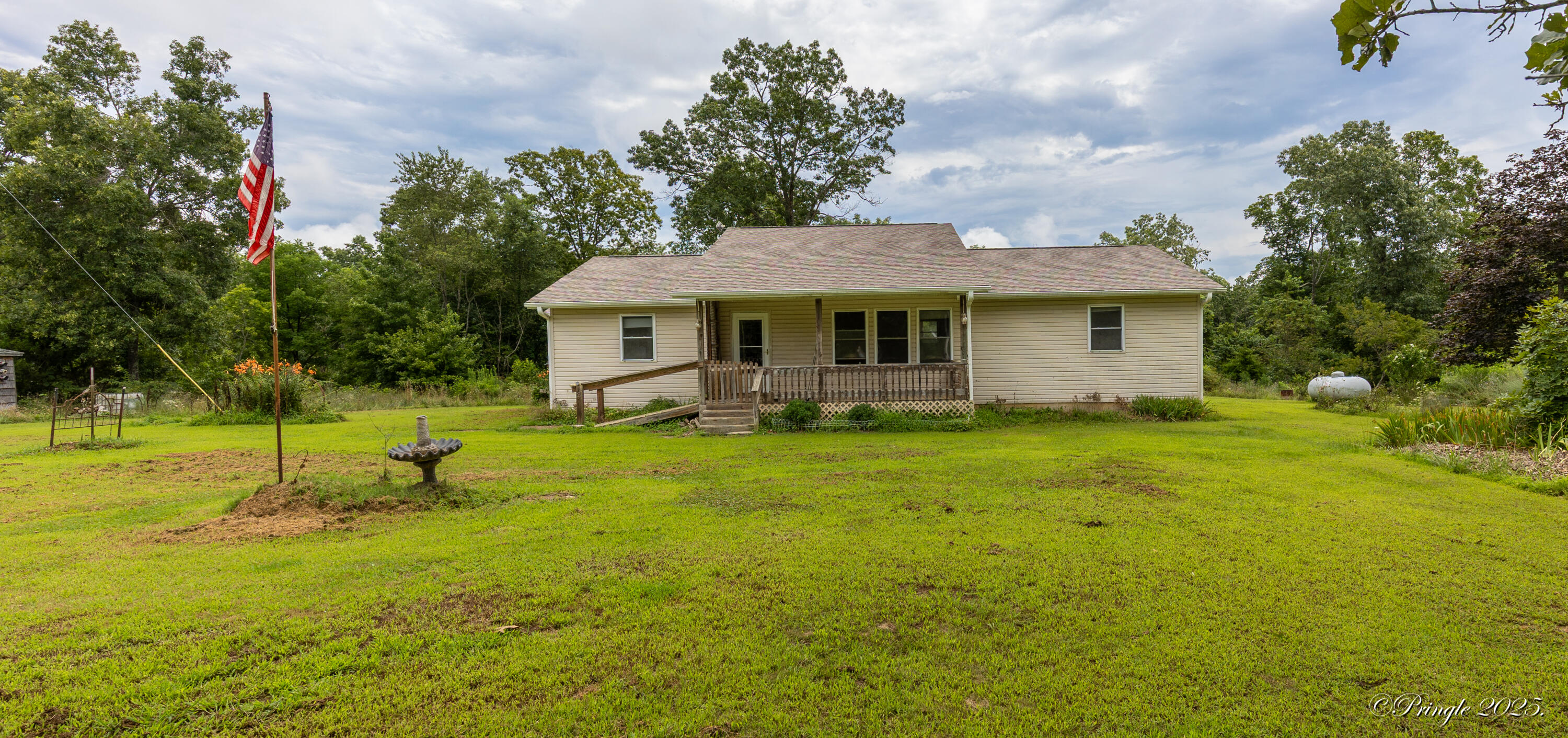 5748 County Road 3850 Property Photo 2