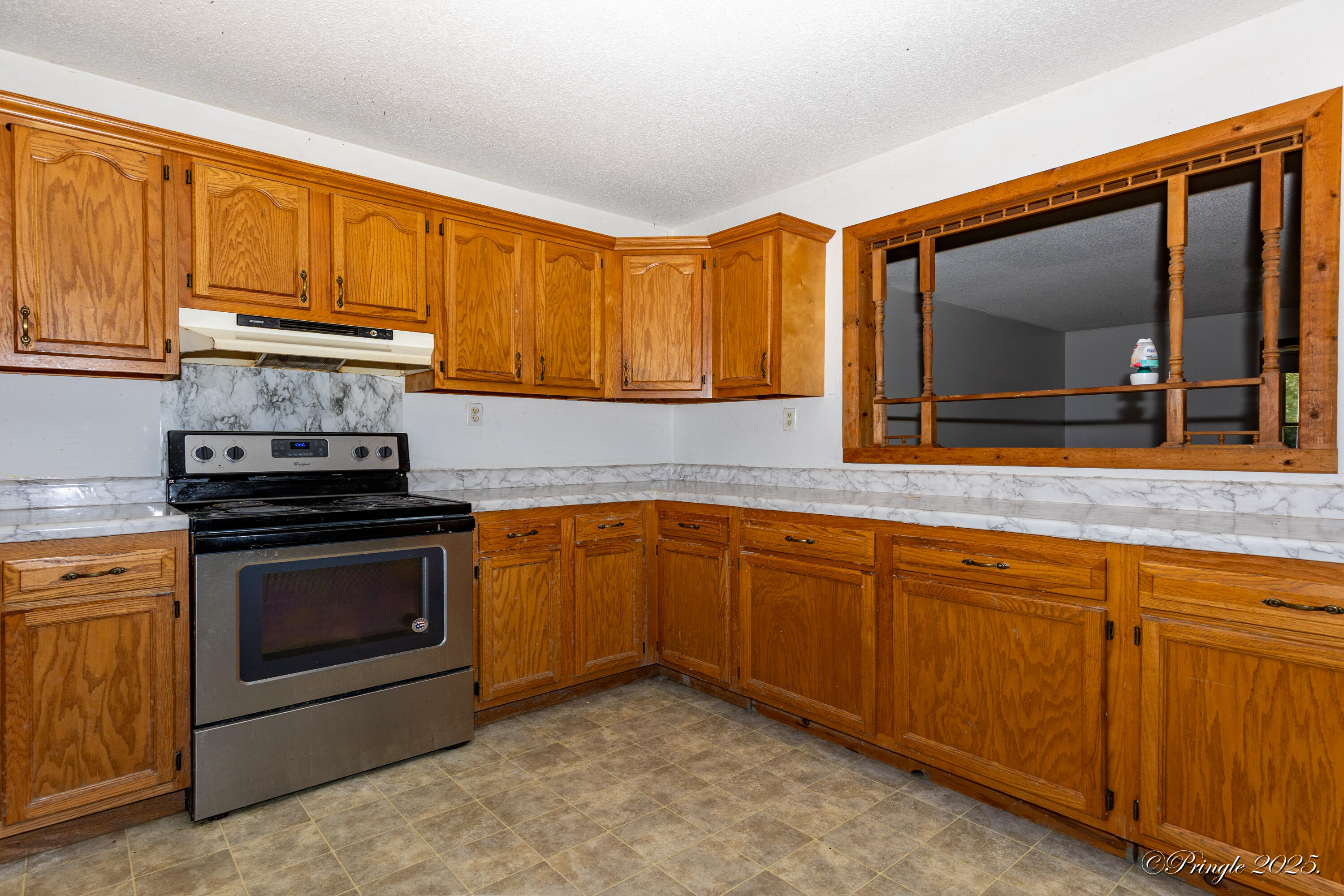5748 County Road 3850 Property Photo 7