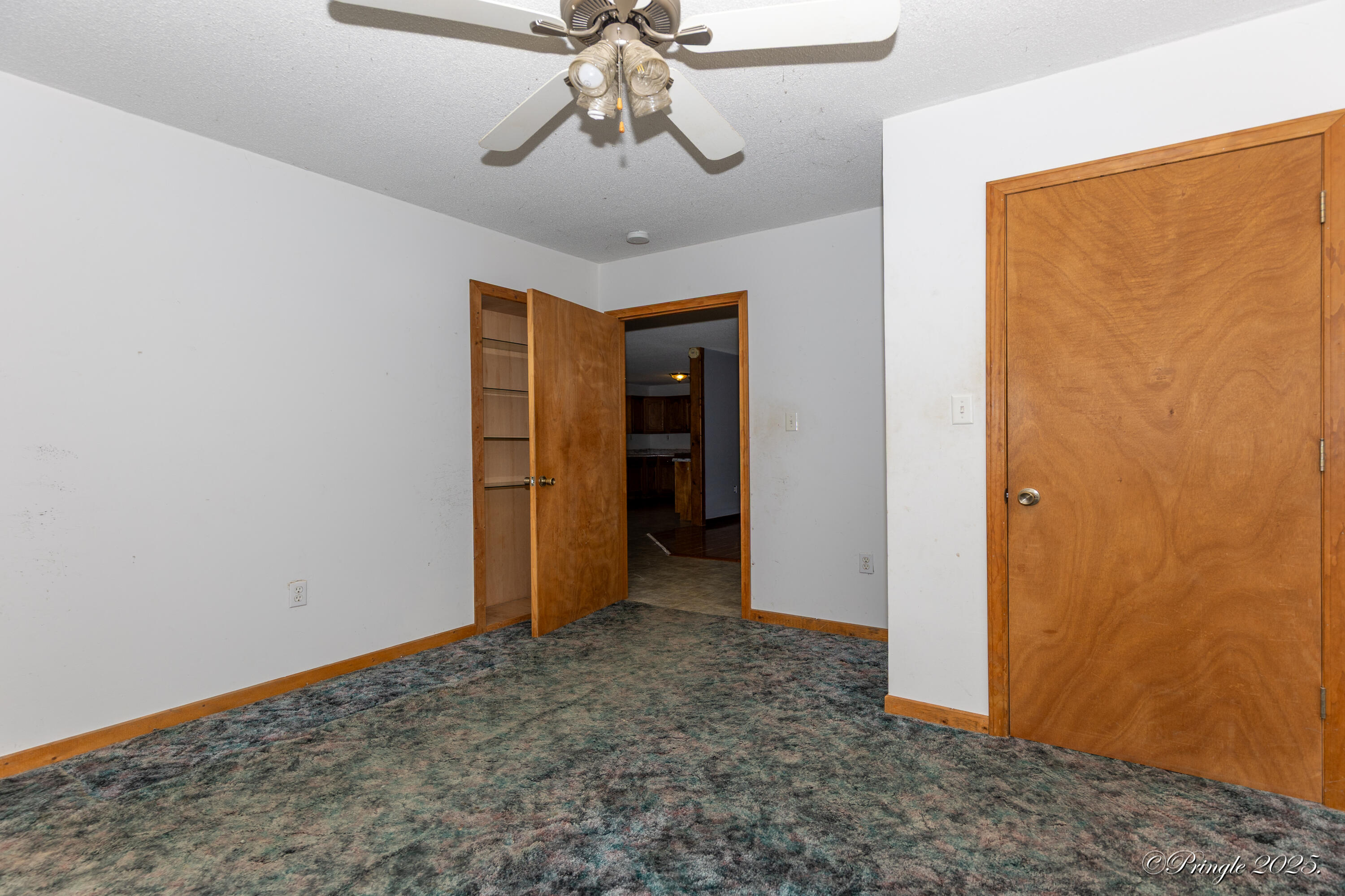 5748 County Road 3850 Property Photo 10