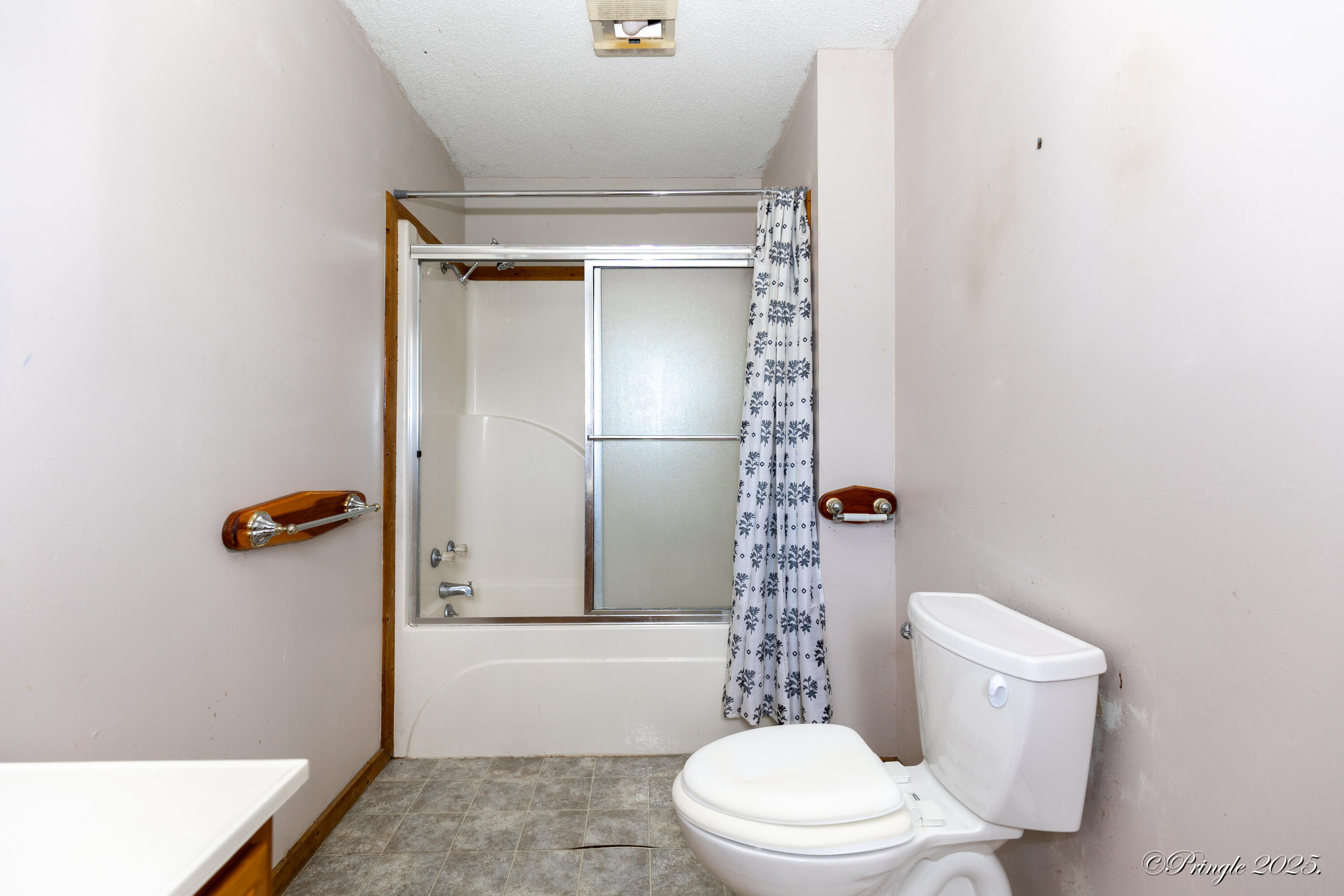 5748 County Road 3850 Property Photo 13