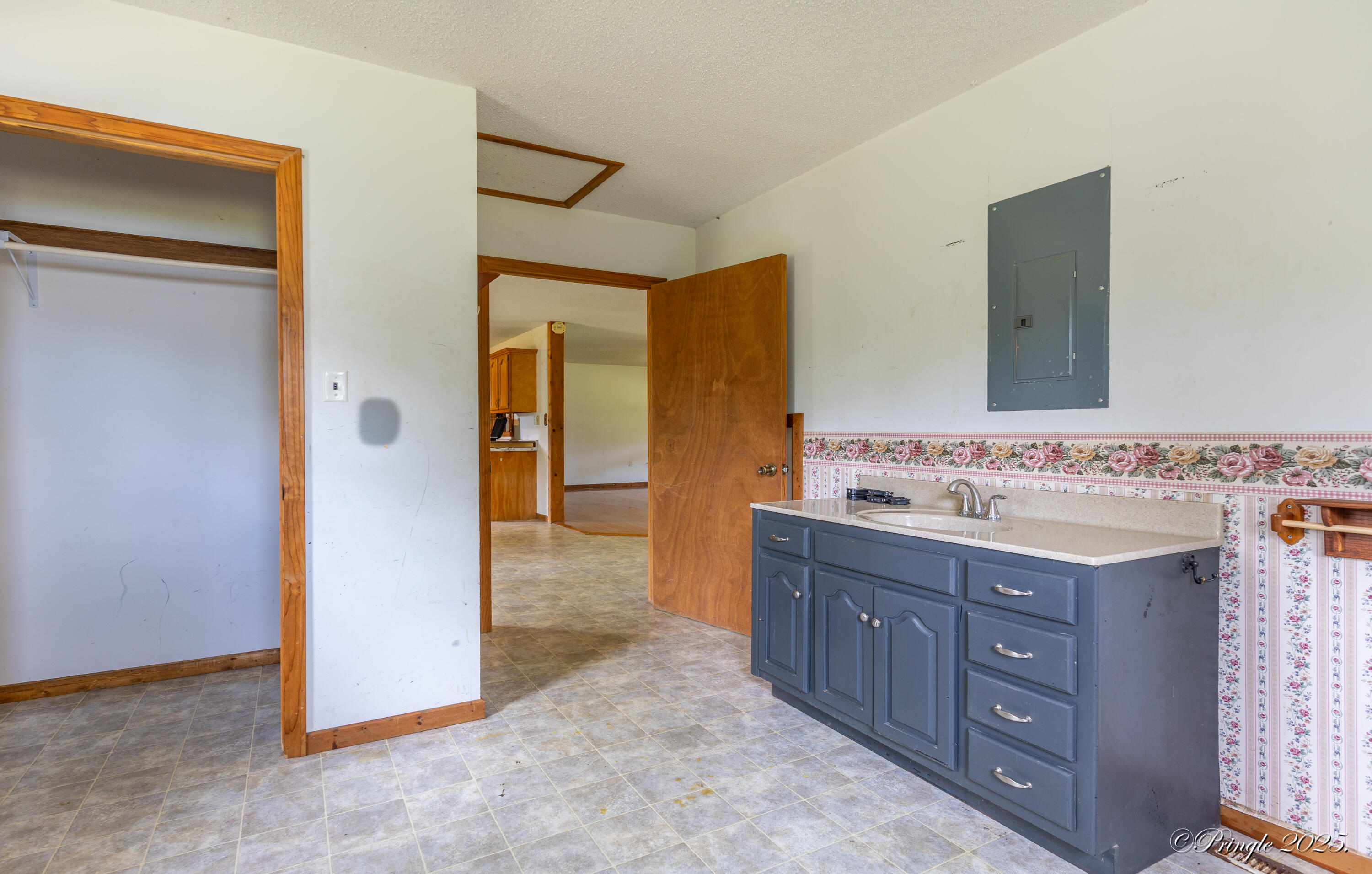 5748 County Road 3850 Property Photo 20