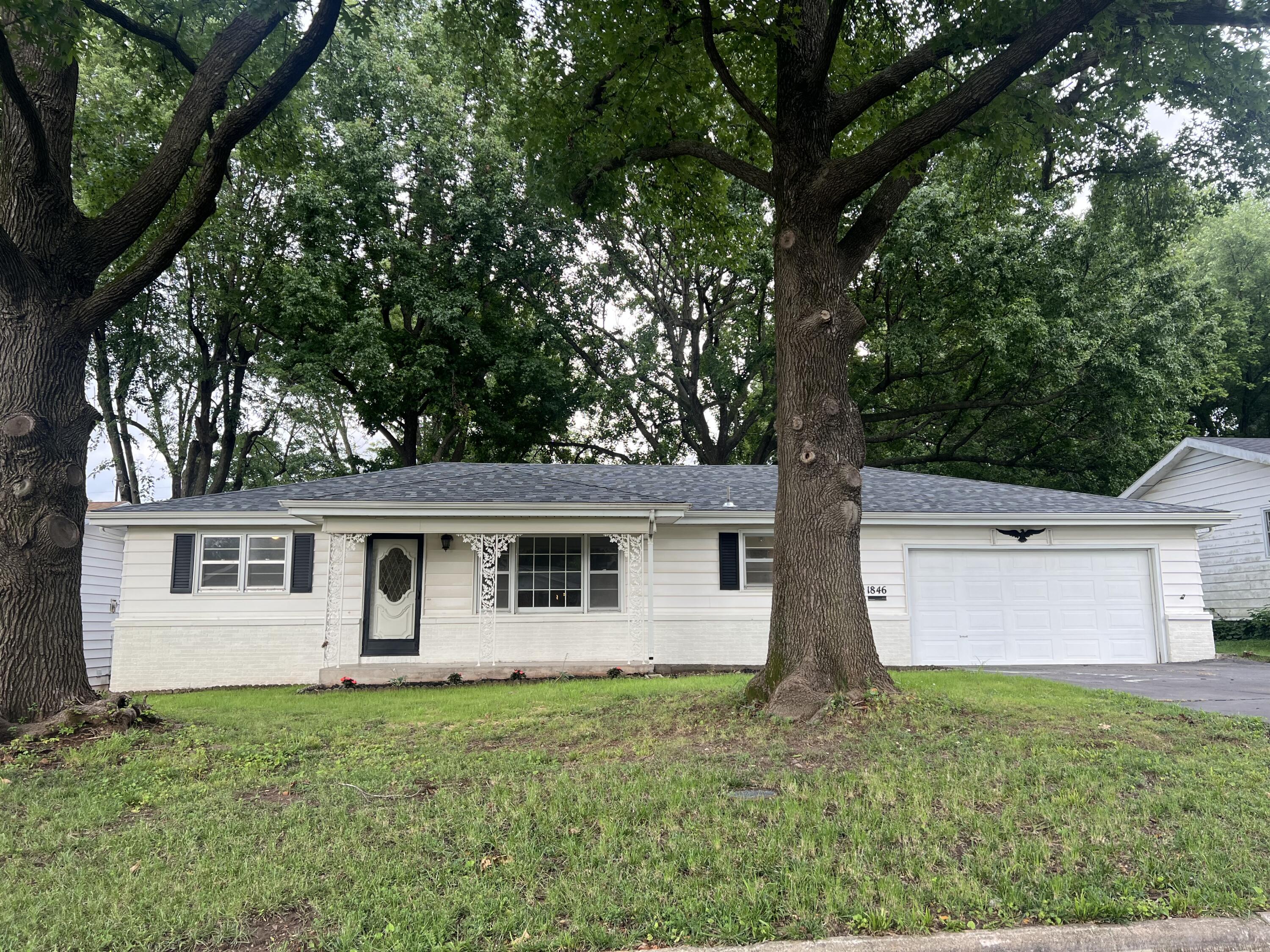 1846 South Nettleton Avenue Property Photo 1
