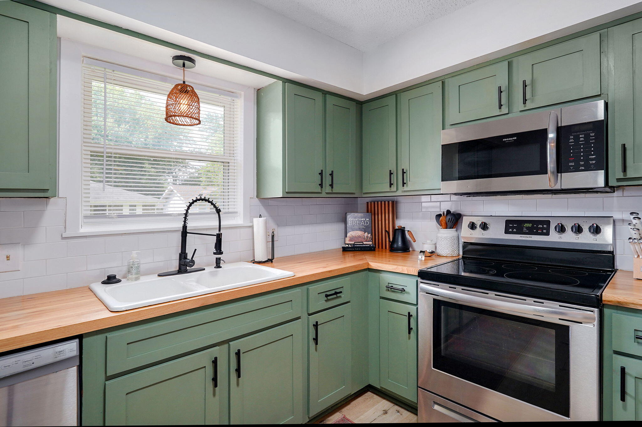 303 East Berkeley Street Property Photo 10