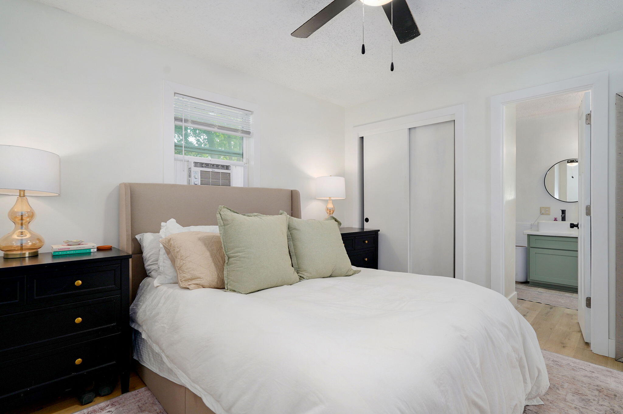 303 East Berkeley Street Property Photo 15