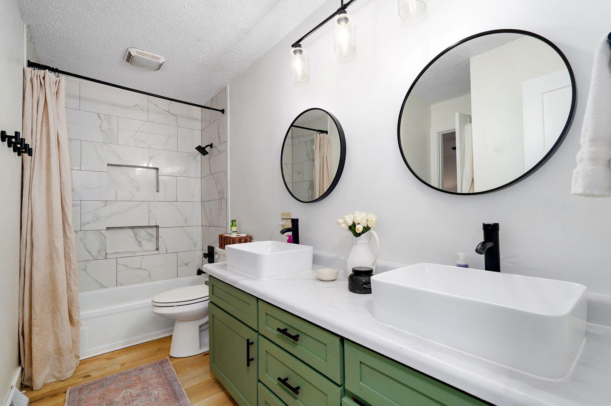 303 East Berkeley Street Property Photo 16