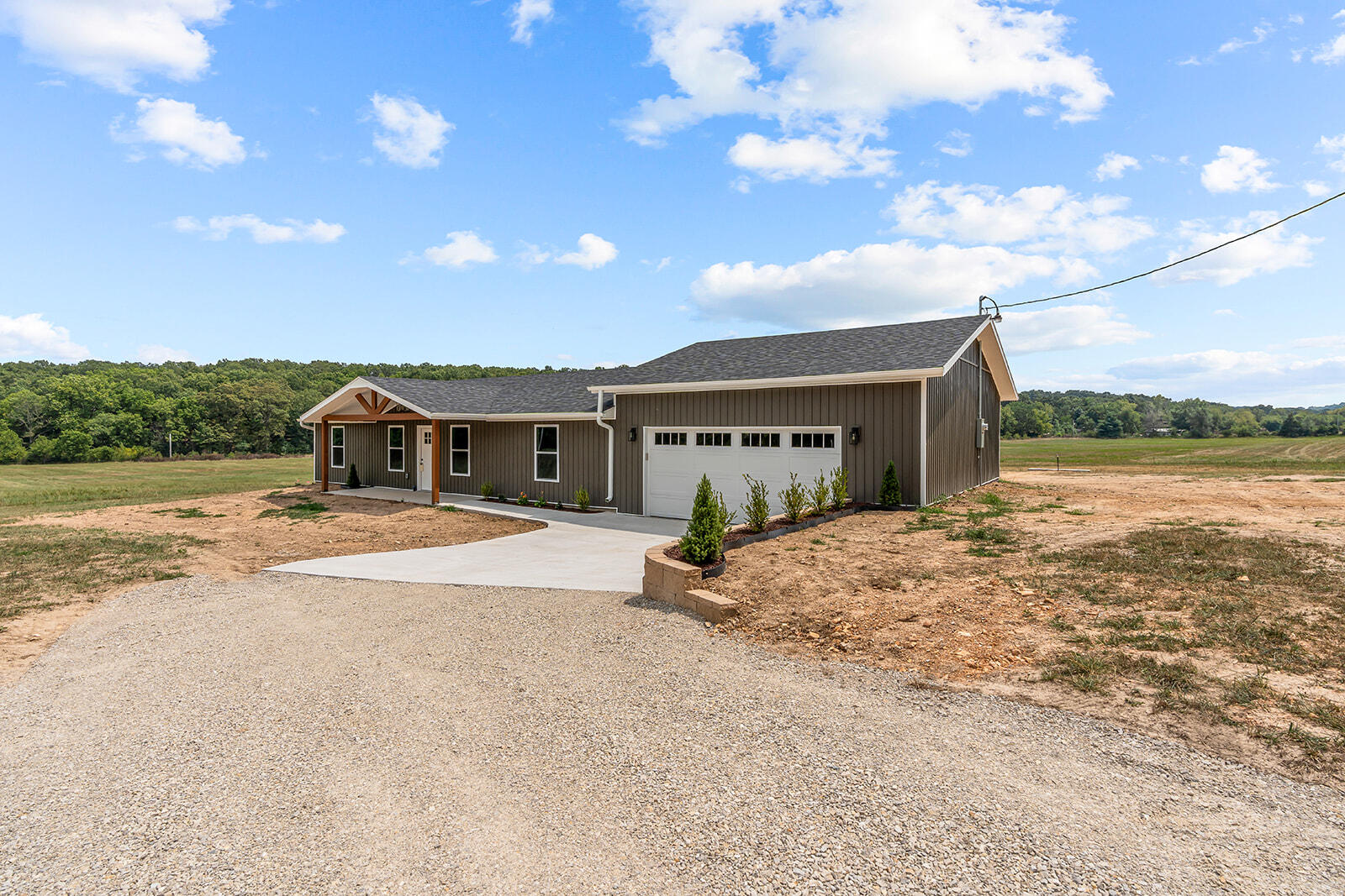 21113 Fr 2020 Property Photo 2