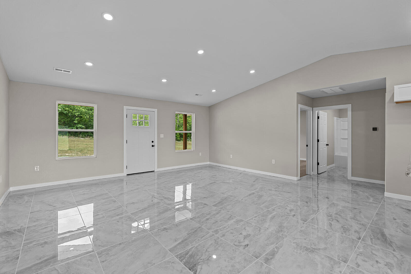 21113 Fr 2020 Property Photo 25
