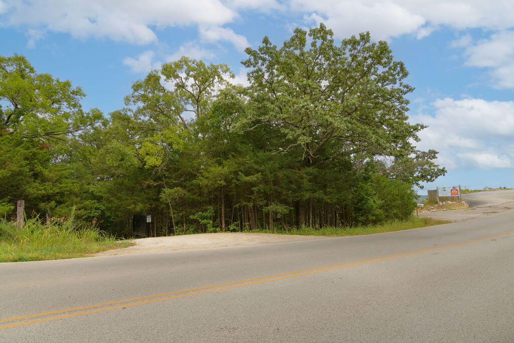 2028 Indian Point Road Property Photo 8