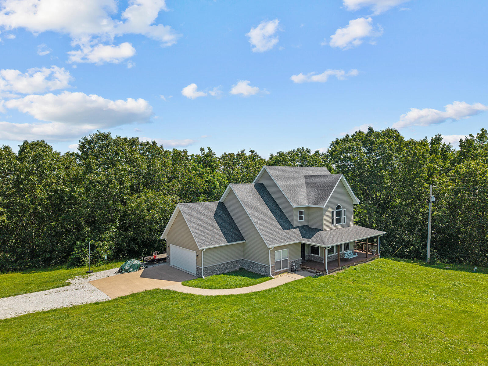 996 Seveno Ridge Road Property Photo 1