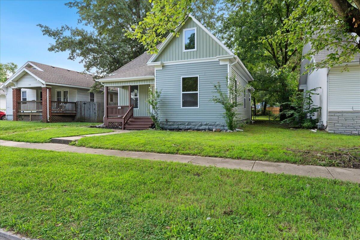 1156 West Lynn Street Property Photo 3
