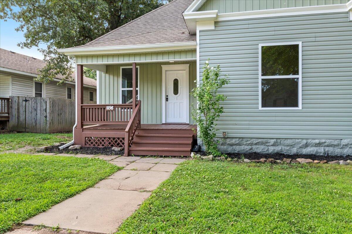 1156 West Lynn Street Property Photo 4