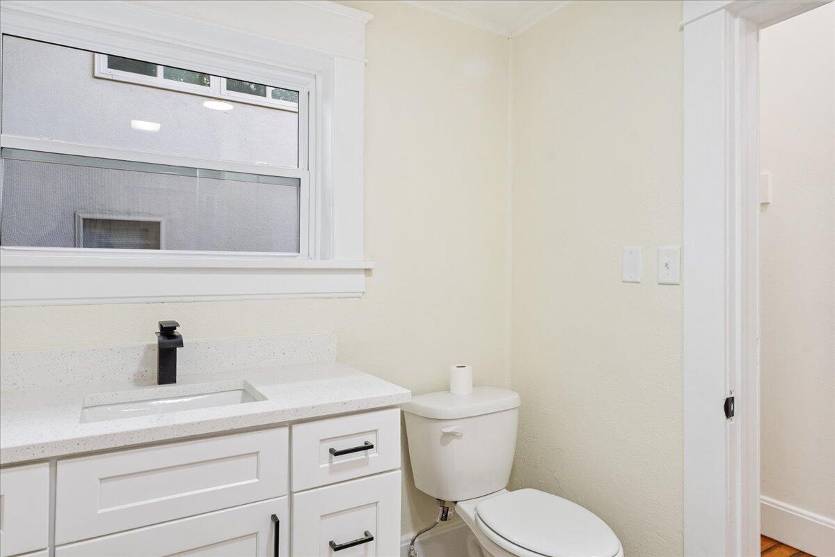 1156 West Lynn Street Property Photo 19