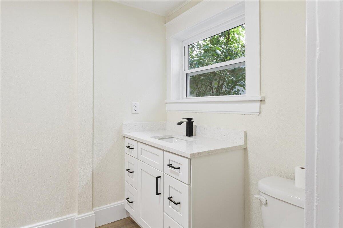 1156 West Lynn Street Property Photo 20
