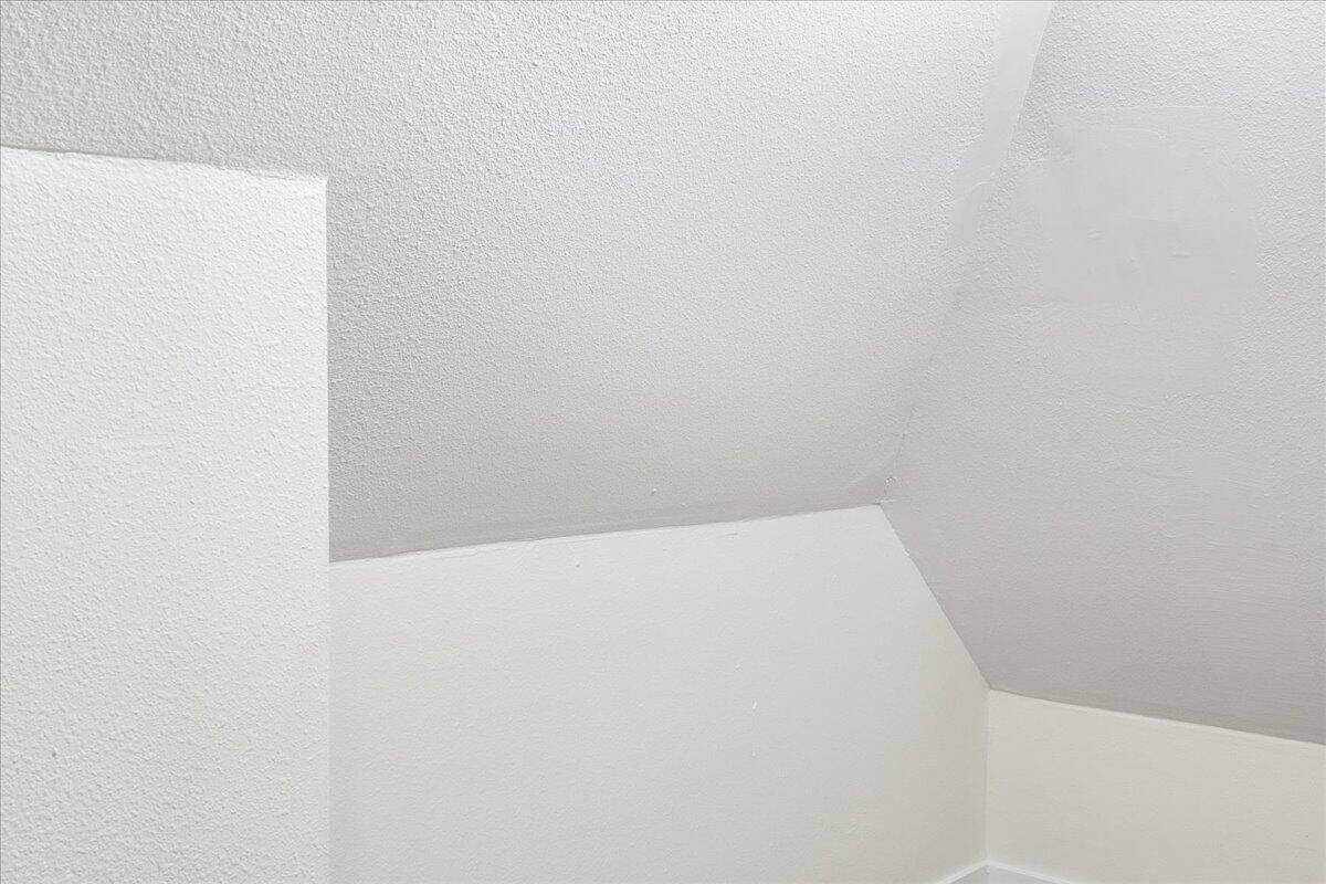 1156 West Lynn Street Property Photo 26