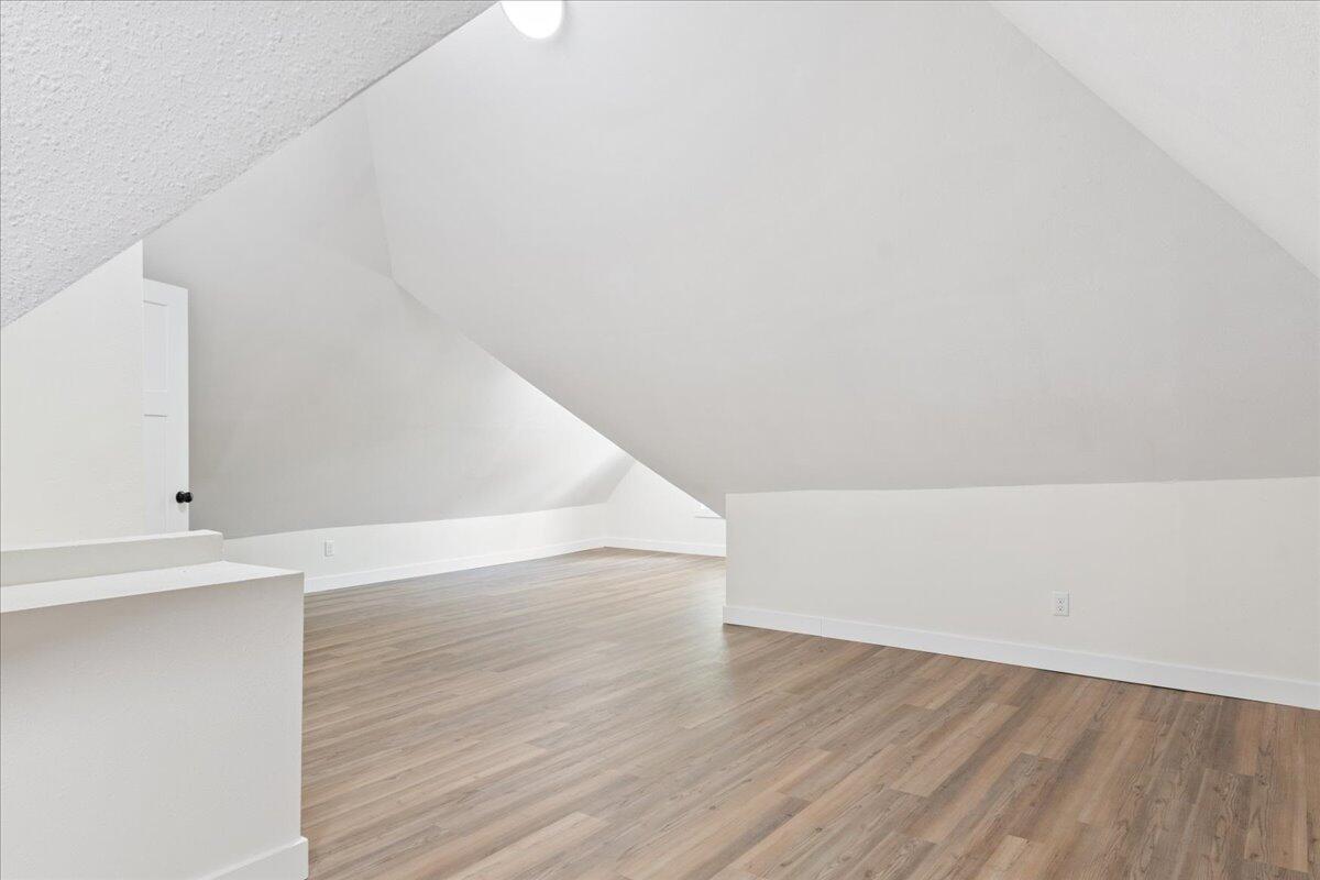 1156 West Lynn Street Property Photo 28