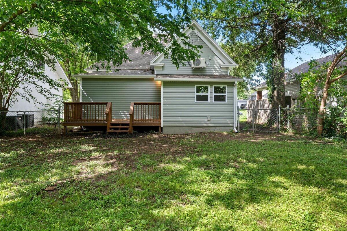 1156 West Lynn Street Property Photo 31