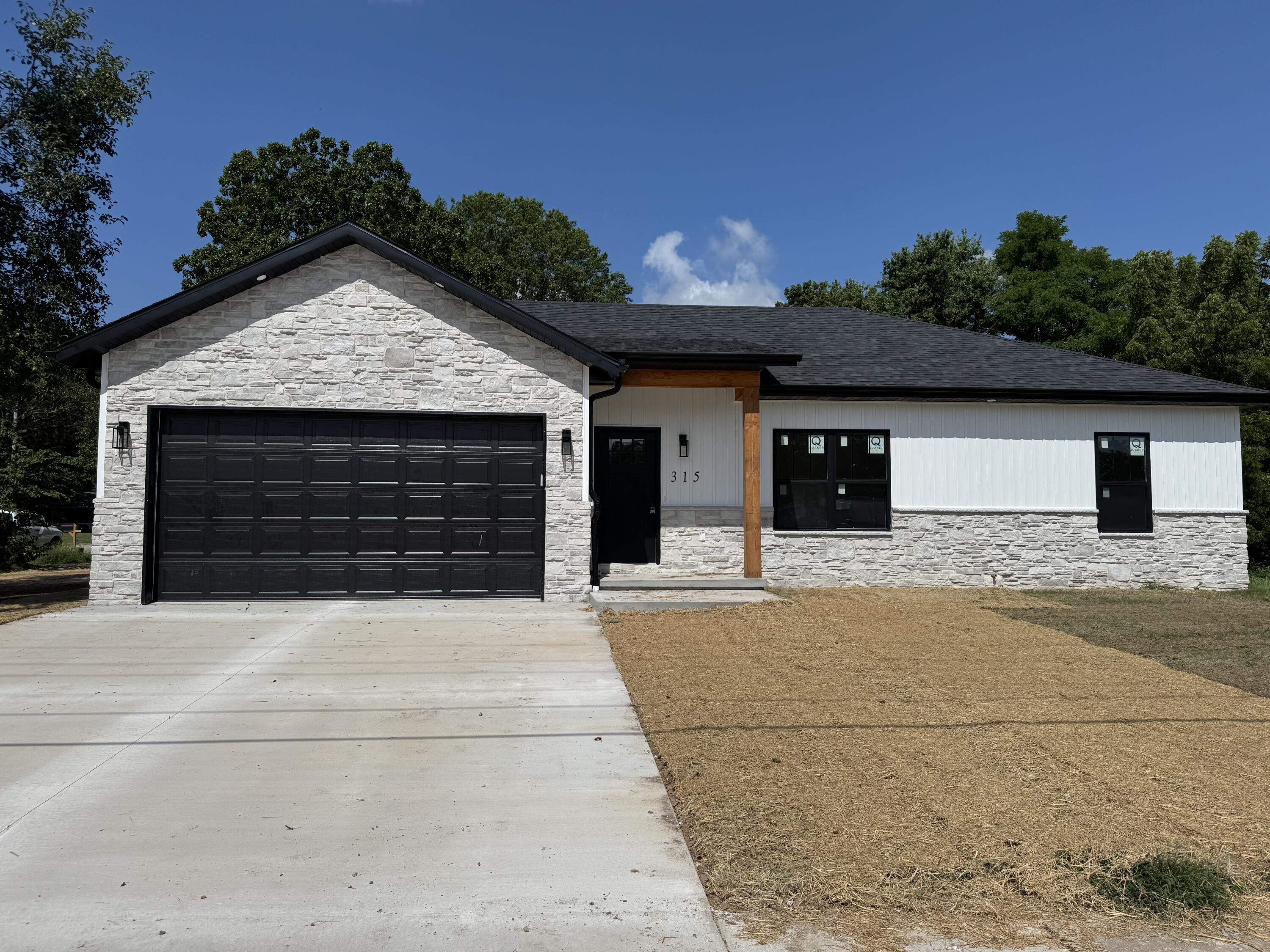 315 South College Avenue Property Photo 1