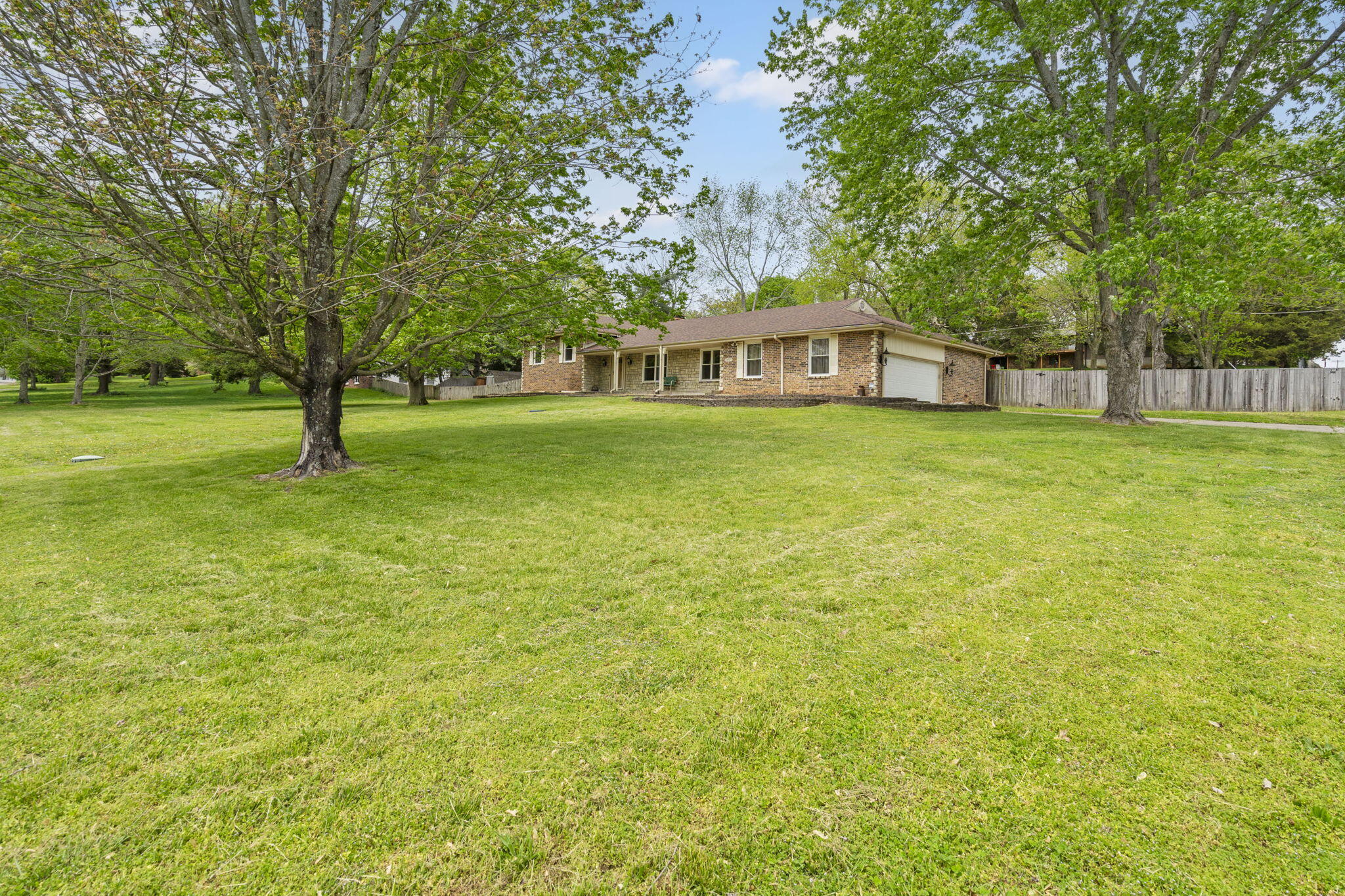 5757 East Meadowmere Street Property Photo 4