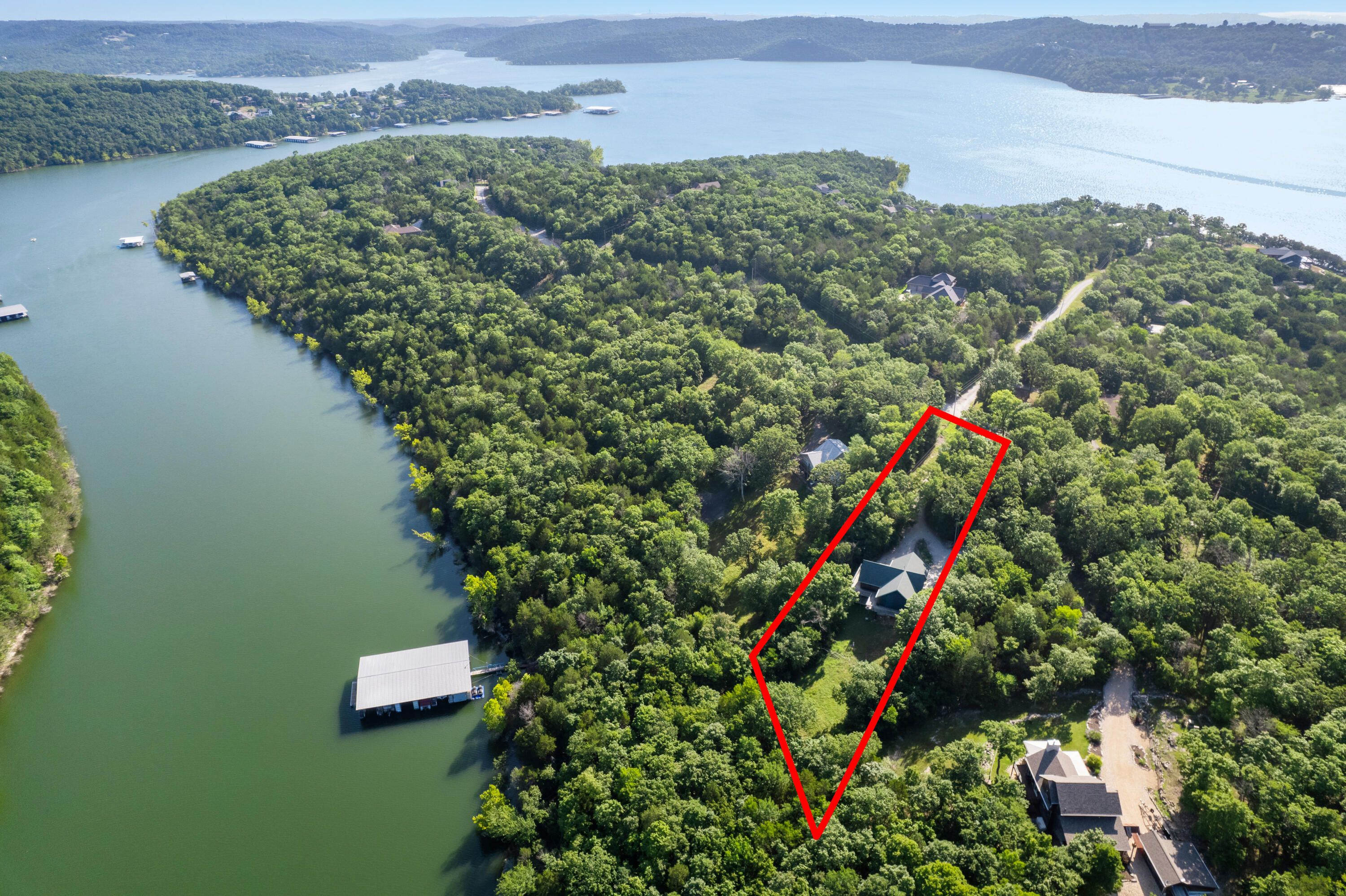 1829 Pokeberry Lane Property Photo 6