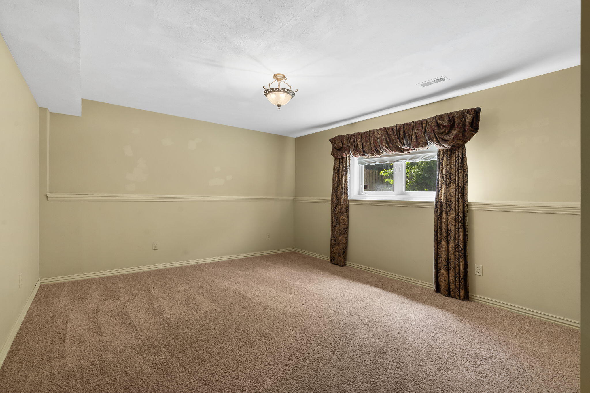 966 South Carriage Avenue Property Photo 22