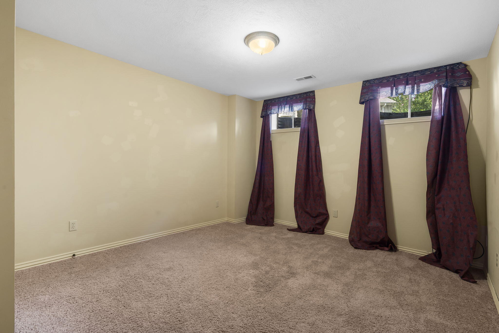 966 South Carriage Avenue Property Photo 24