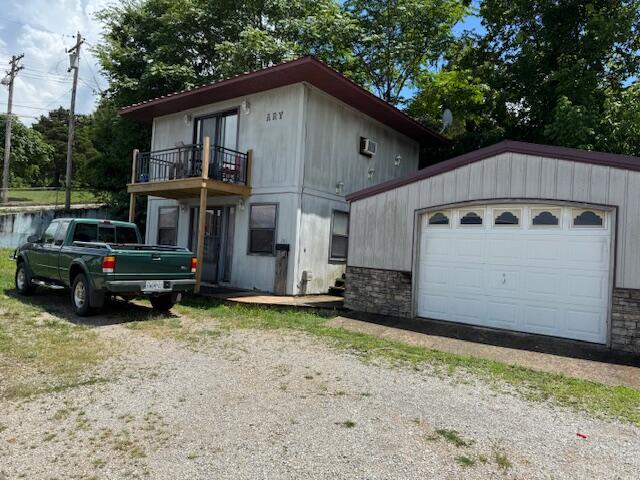 201 West Walnut Street Property Photo 1