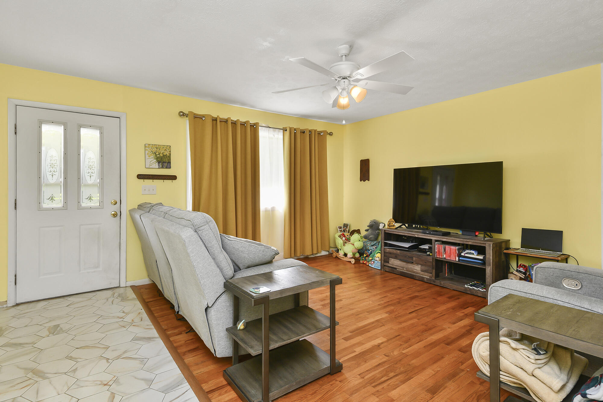 613 South Miller Road Property Photo 4