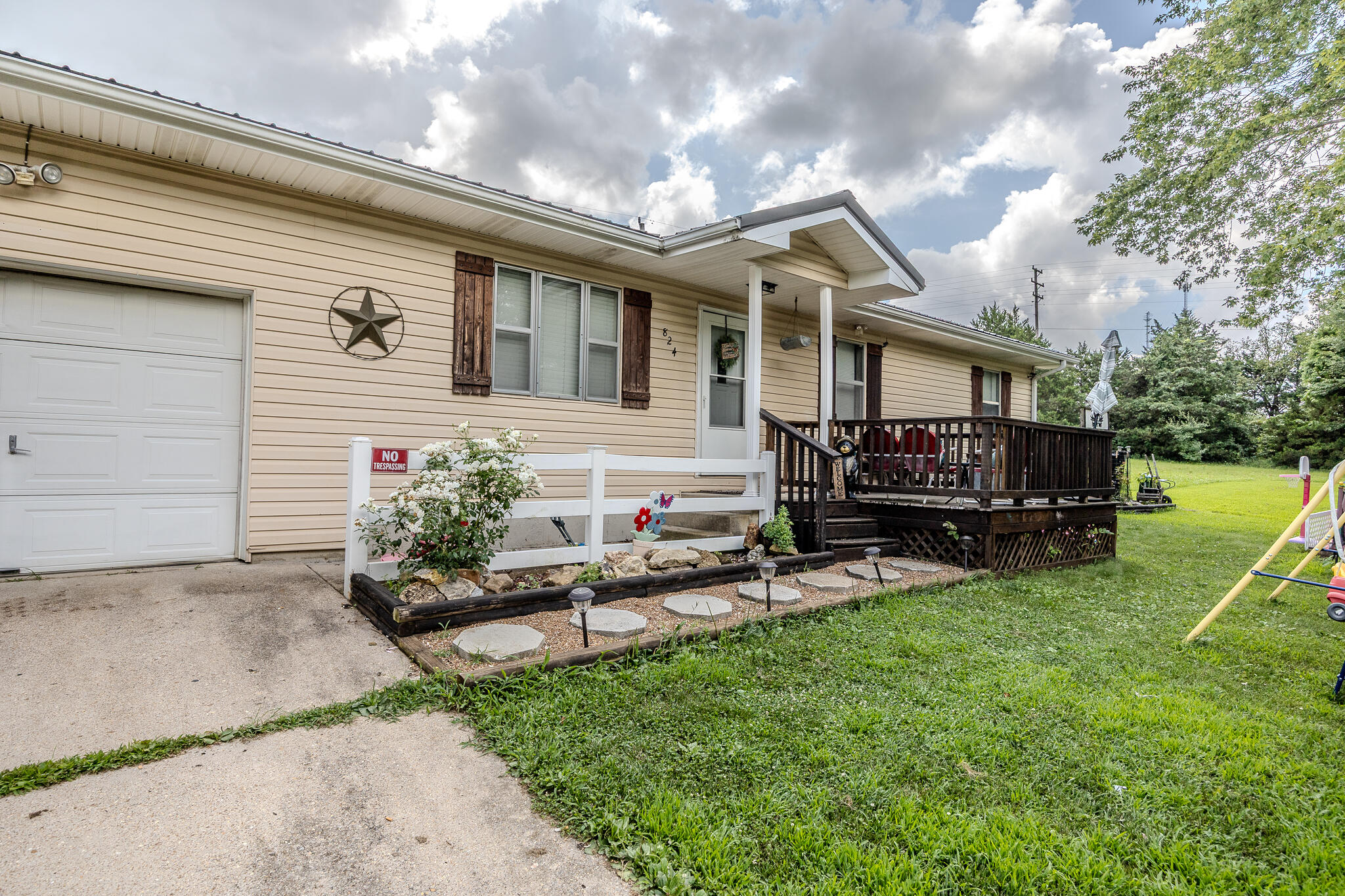 824 South Vine Street Property Photo 1