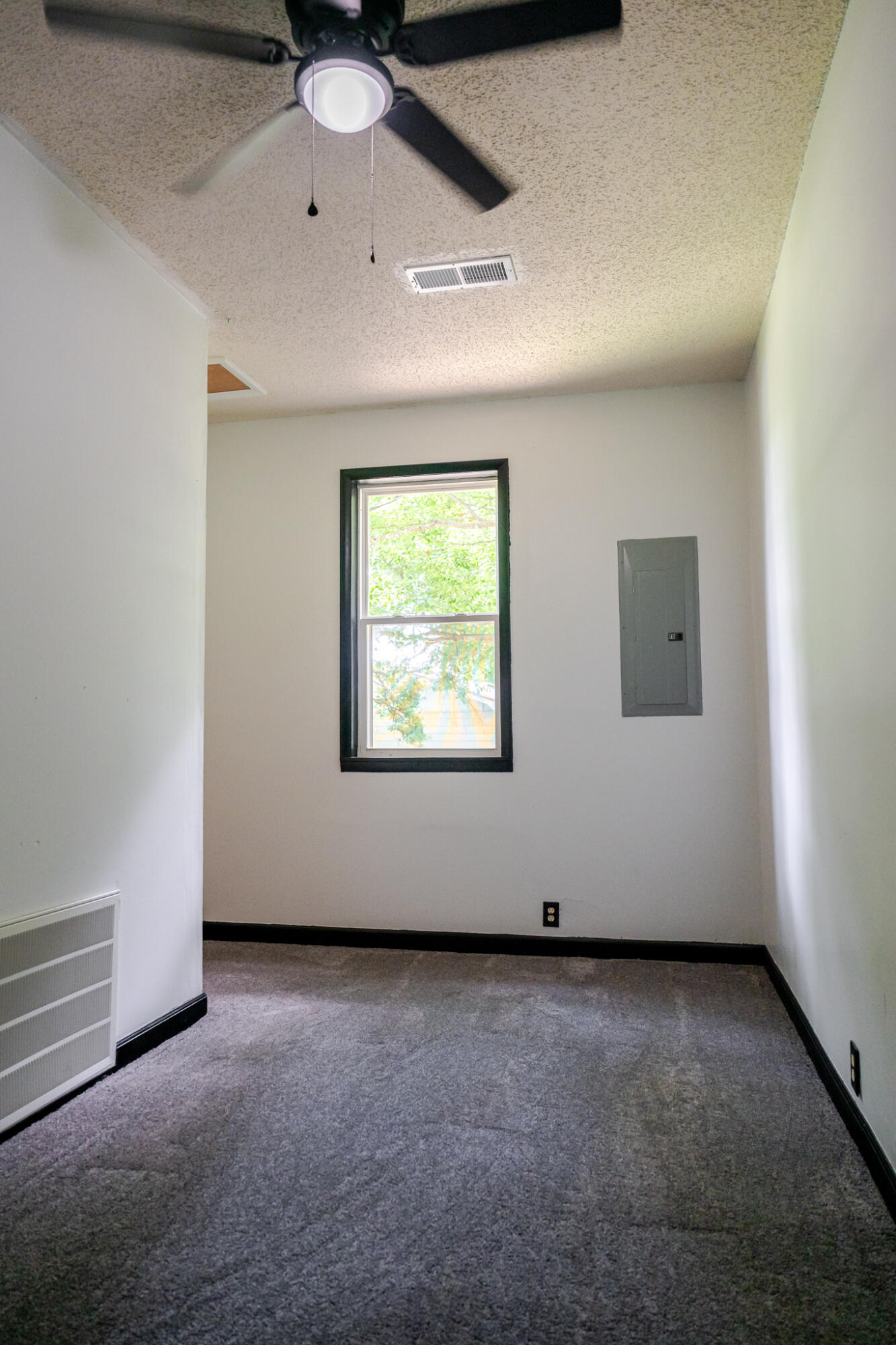 207 North Gibbs Avenue Property Photo 16