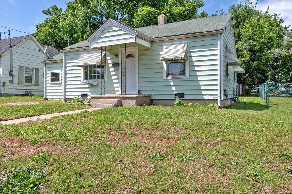 1823 West Olive Street Property Photo 1