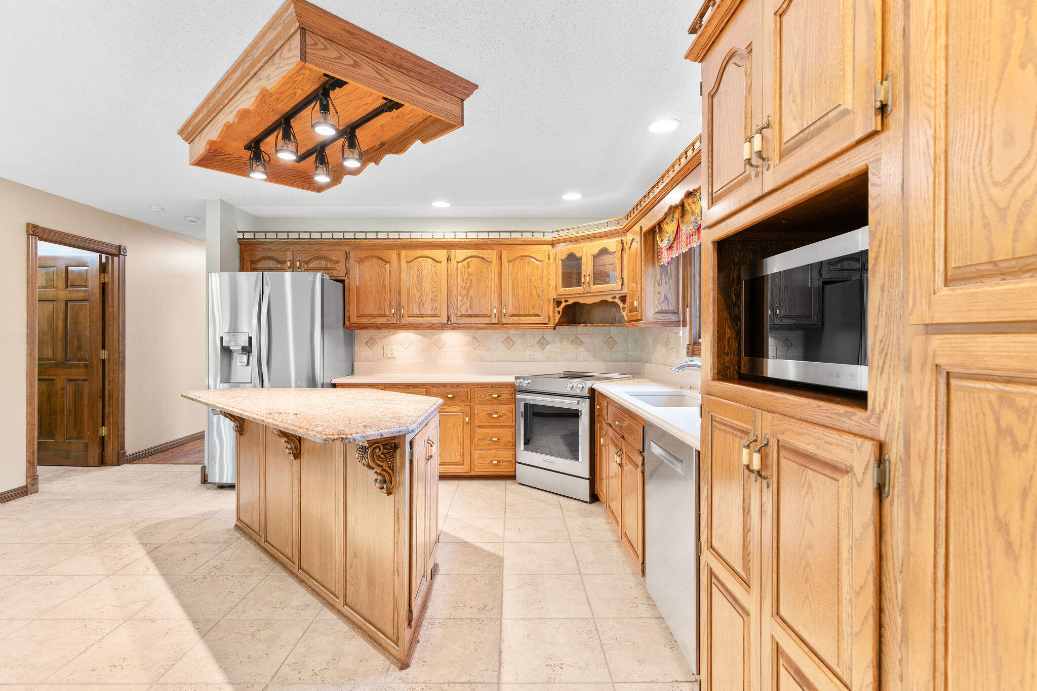 2050 North Steeple Chase Court Property Photo 11