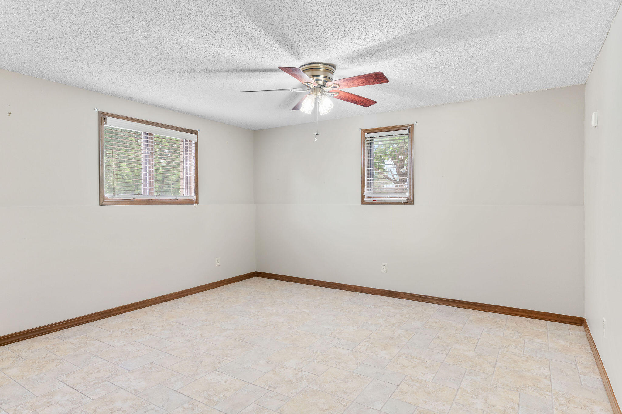 2050 North Steeple Chase Court Property Photo 30