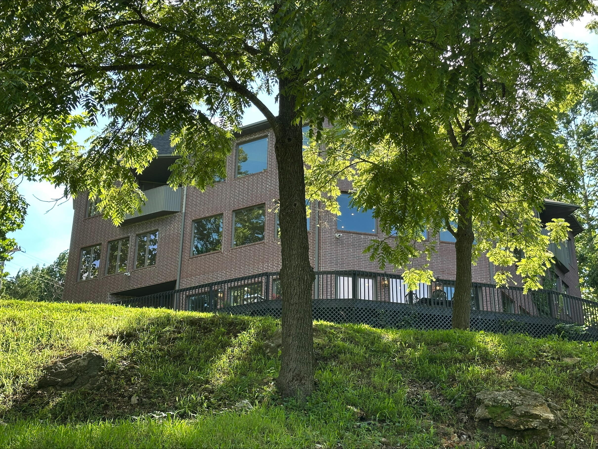 7906 West Farm Road 94 Property Photo 1