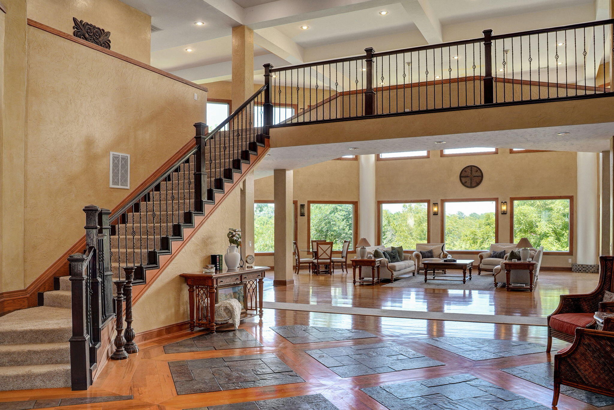 7906 West Farm Road 94 Property Photo 6