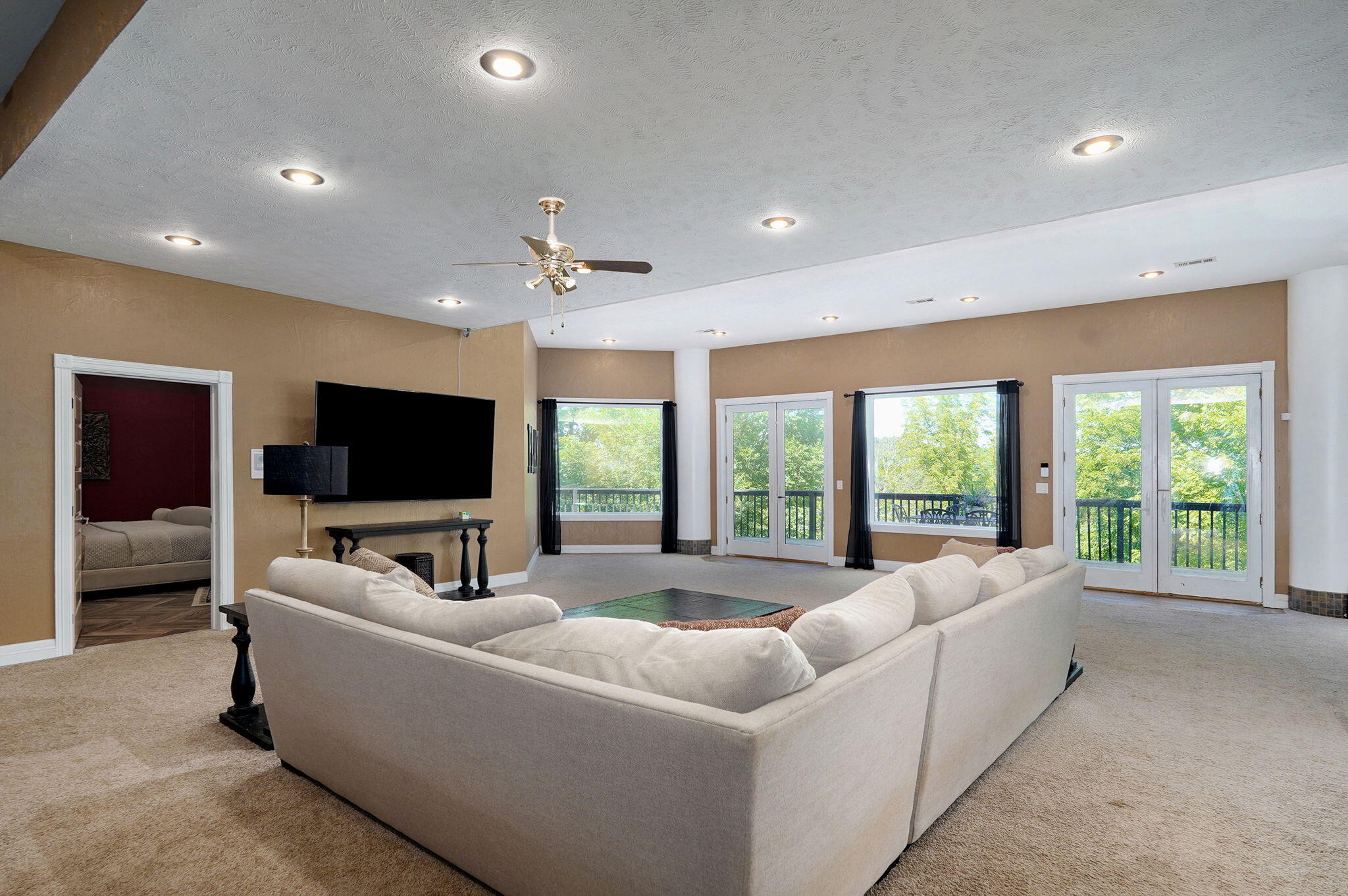 7906 West Farm Road 94 Property Photo 36