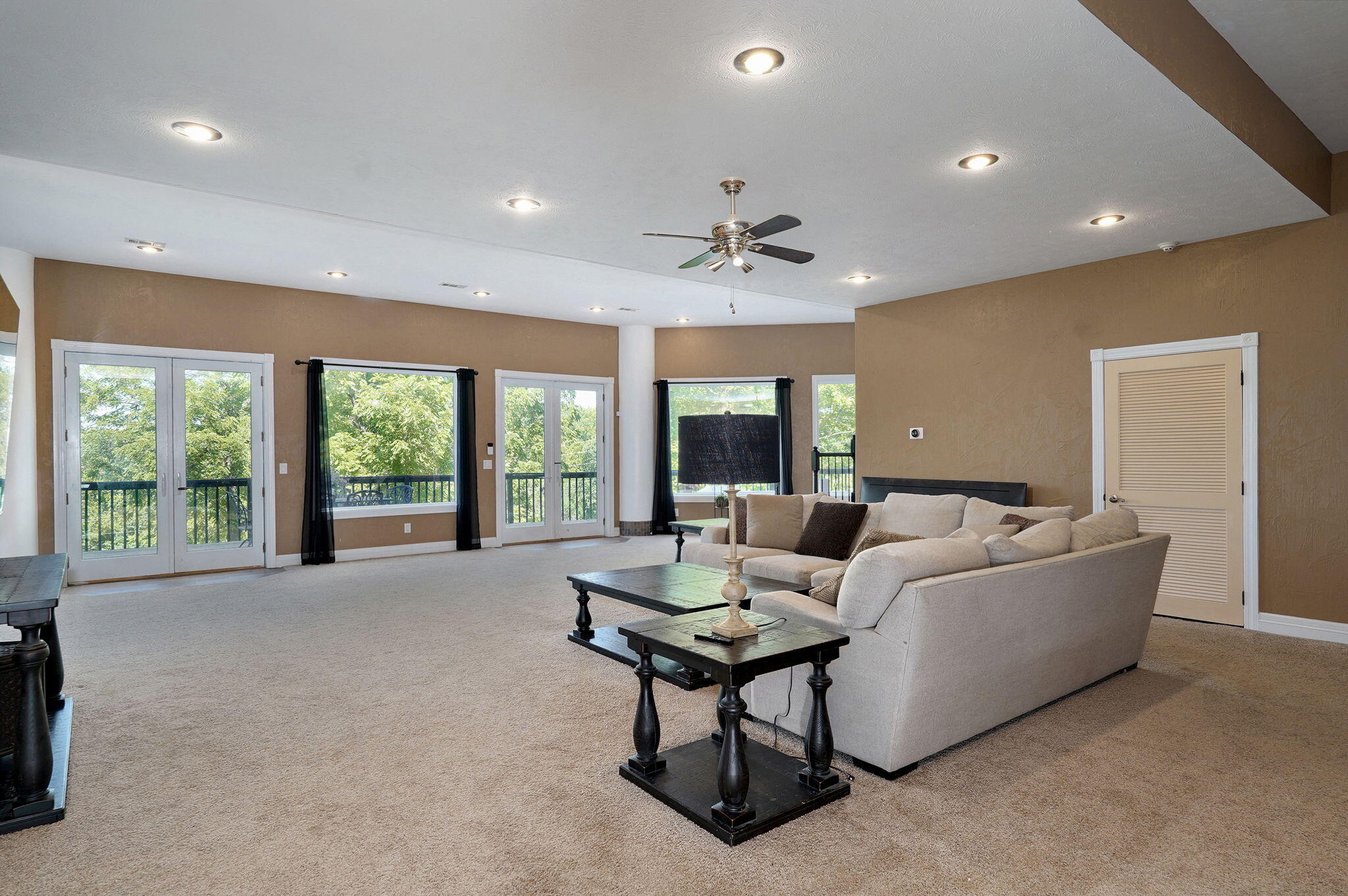 7906 West Farm Road 94 Property Photo 37