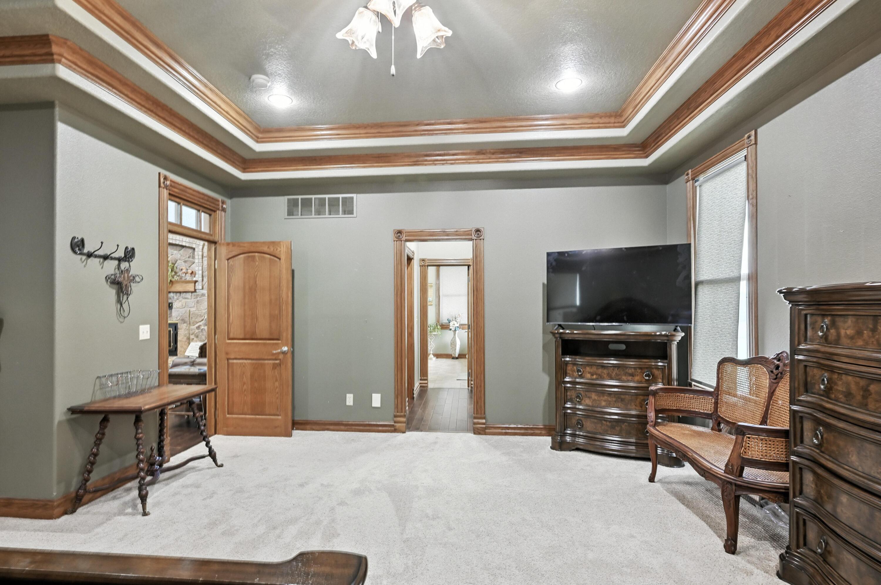 4750 North Black Cat Road North Property Photo 25