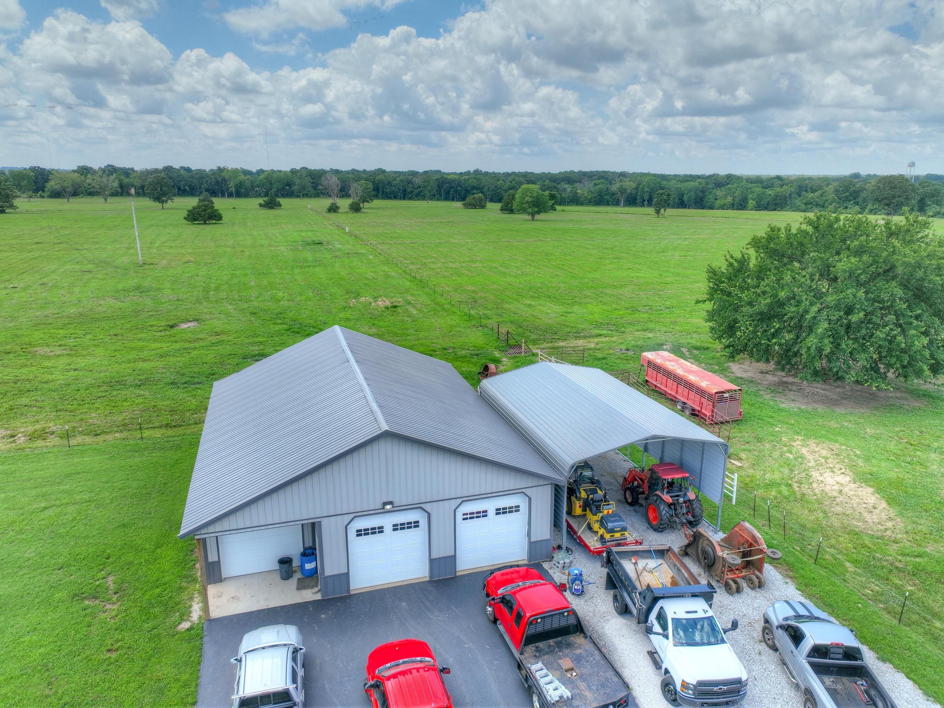 4750 North Black Cat Road North Property Photo 36