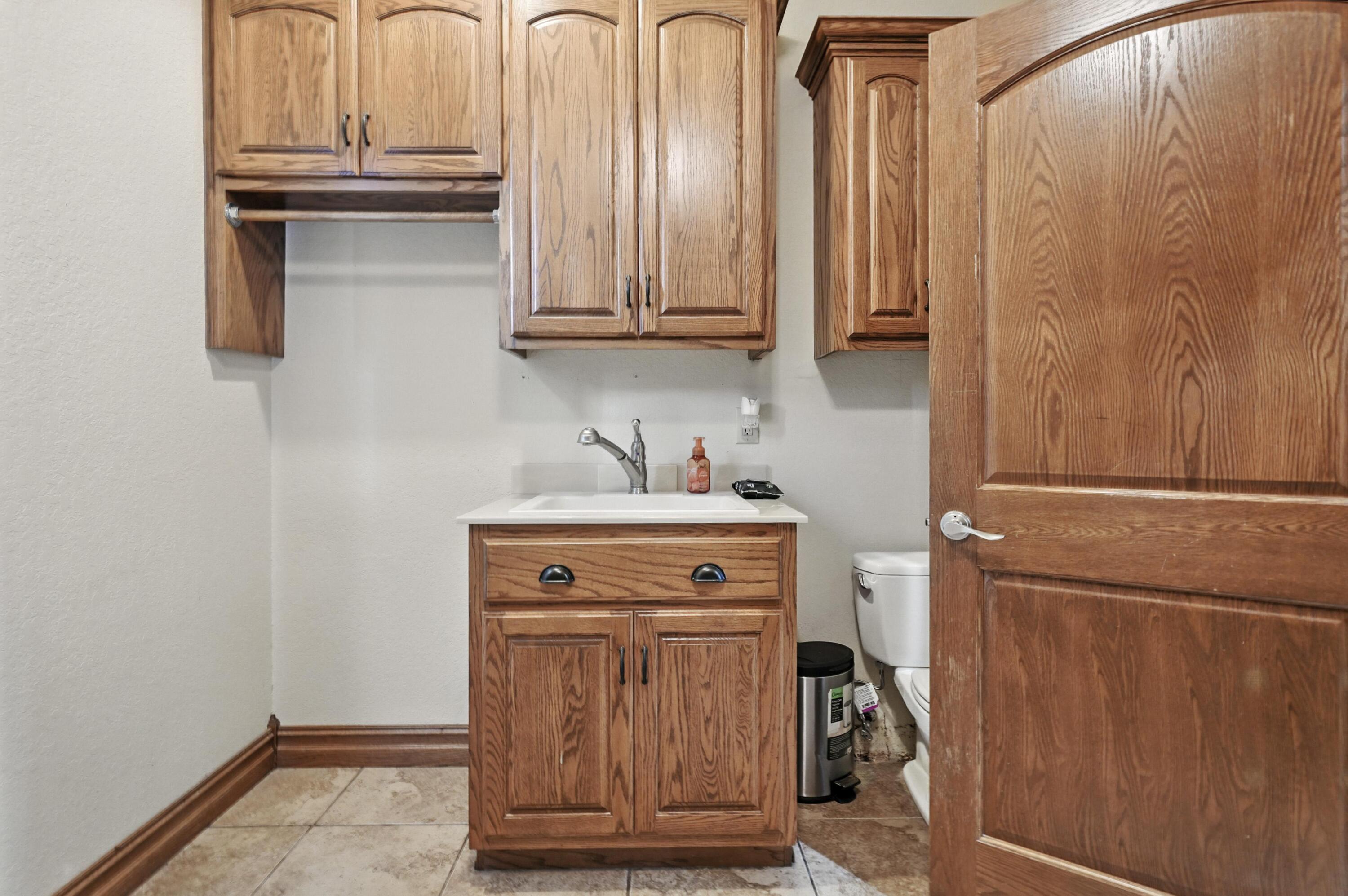 4750 North Black Cat Road North Property Photo 40