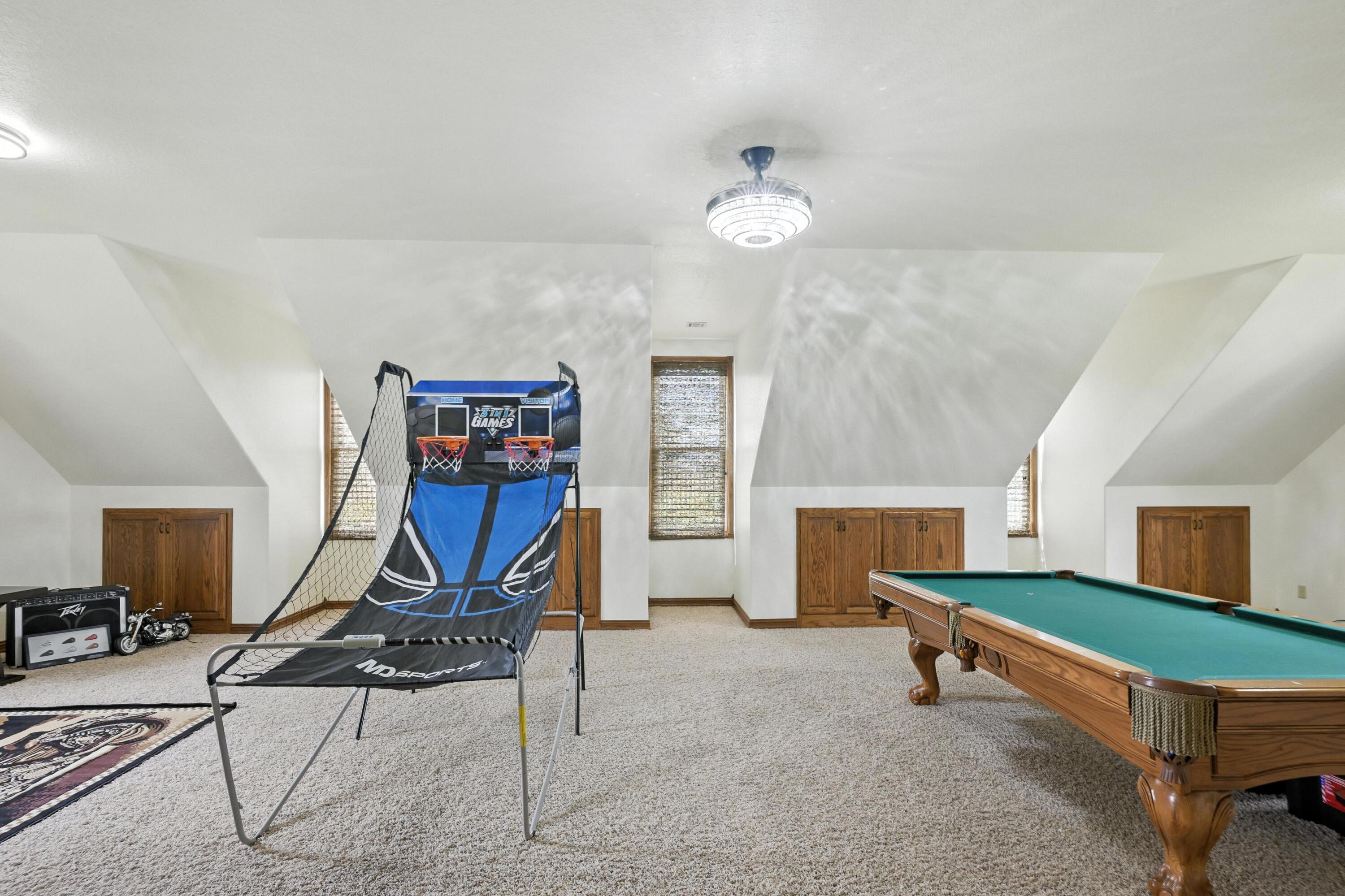 4750 North Black Cat Road North Property Photo 41