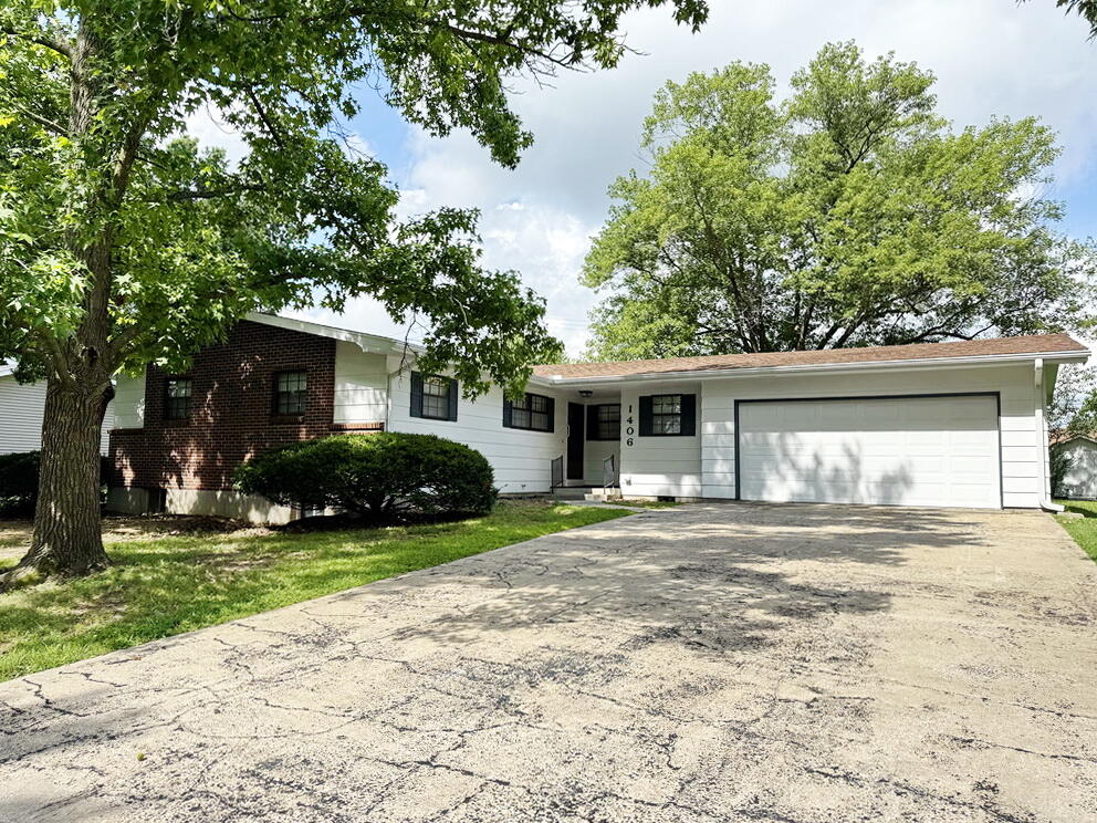1406 South Summer Street Property Photo 1