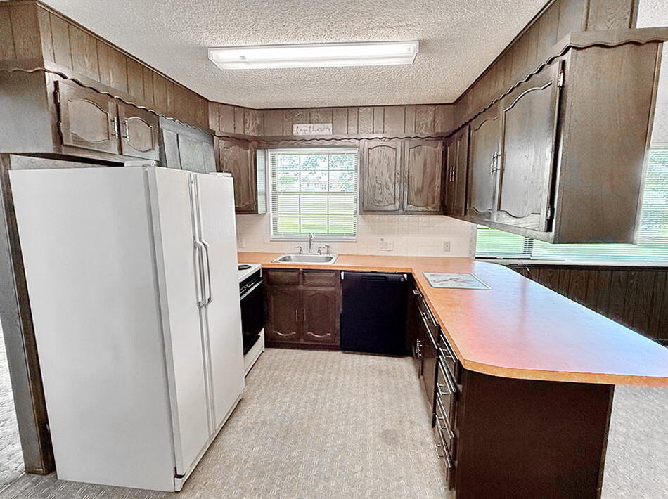 1406 South Summer Street Property Photo 6