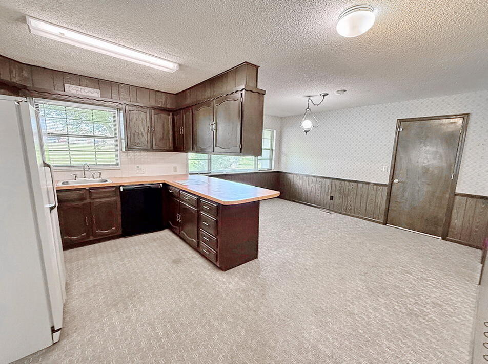 1406 South Summer Street Property Photo 7