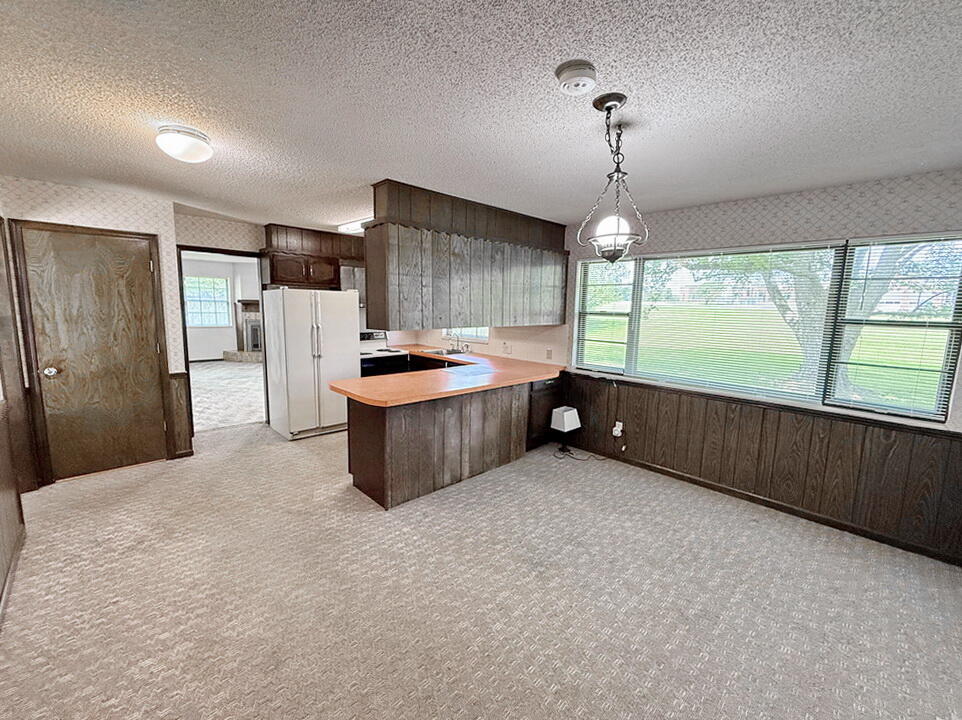 1406 South Summer Street Property Photo 8