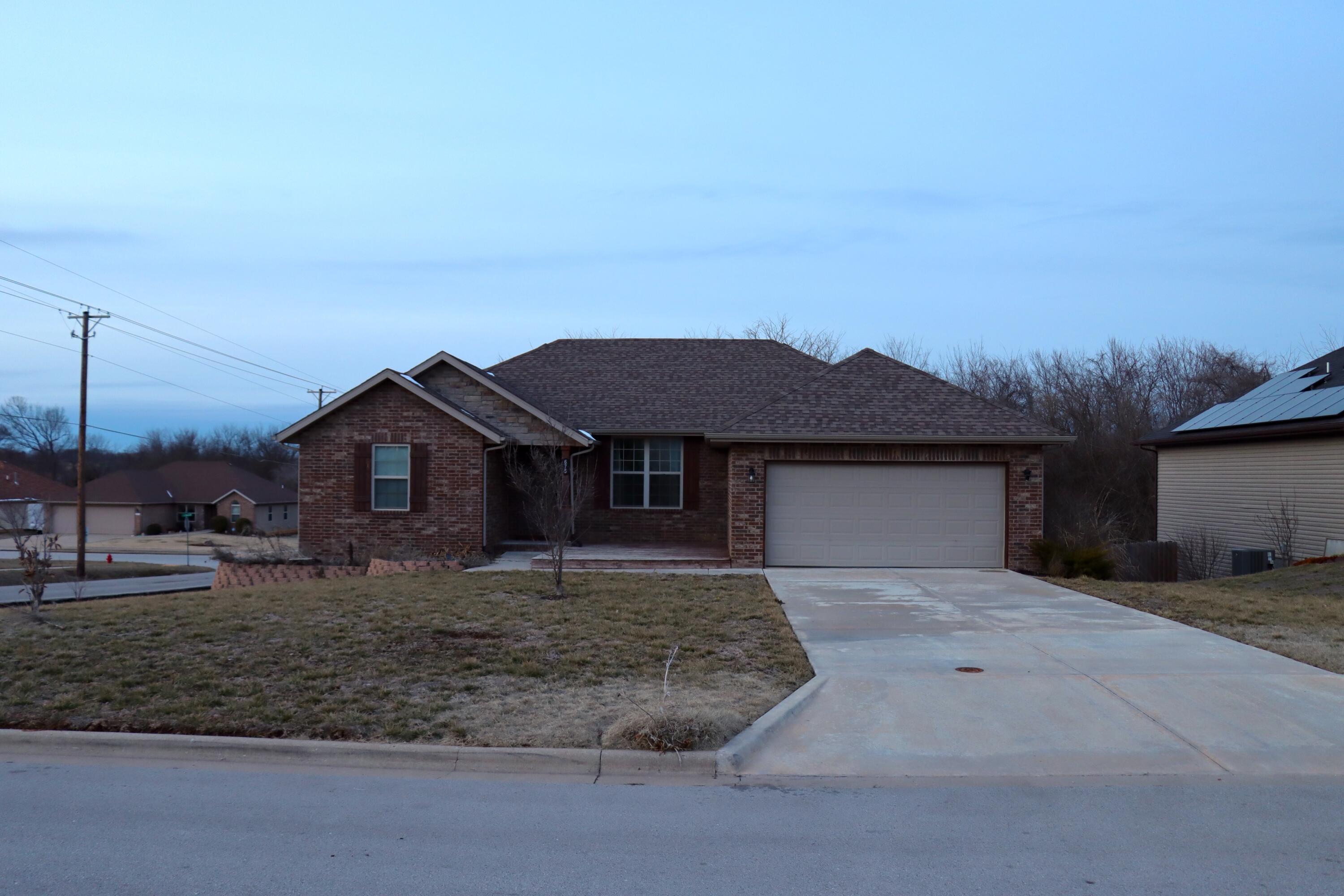 675 East Simpson Street Property Photo 1
