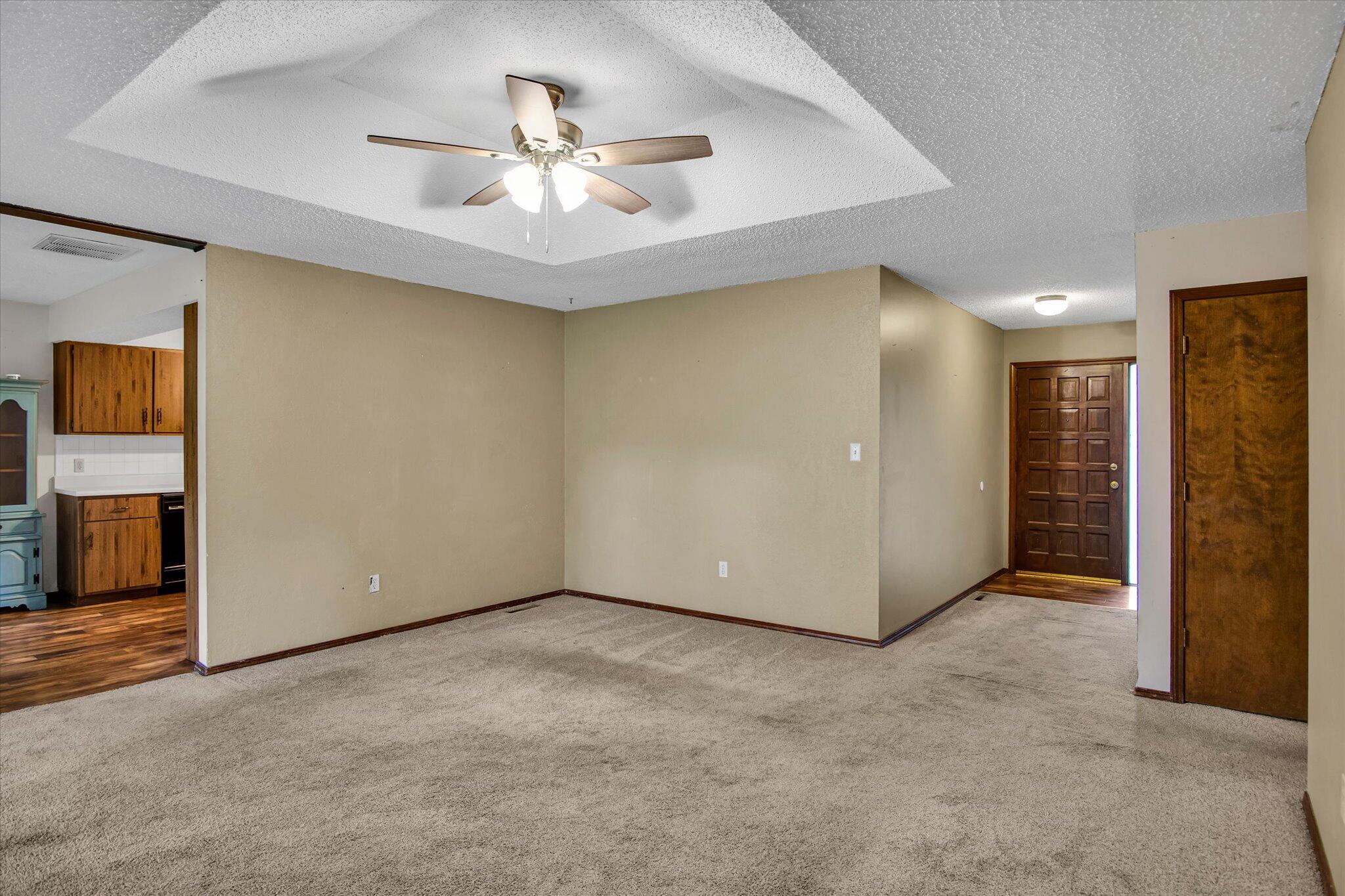 2926 East Eastwood Street Property Photo 8