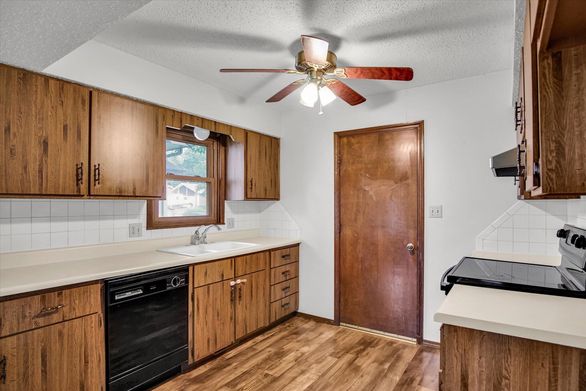 2926 East Eastwood Street Property Photo 11