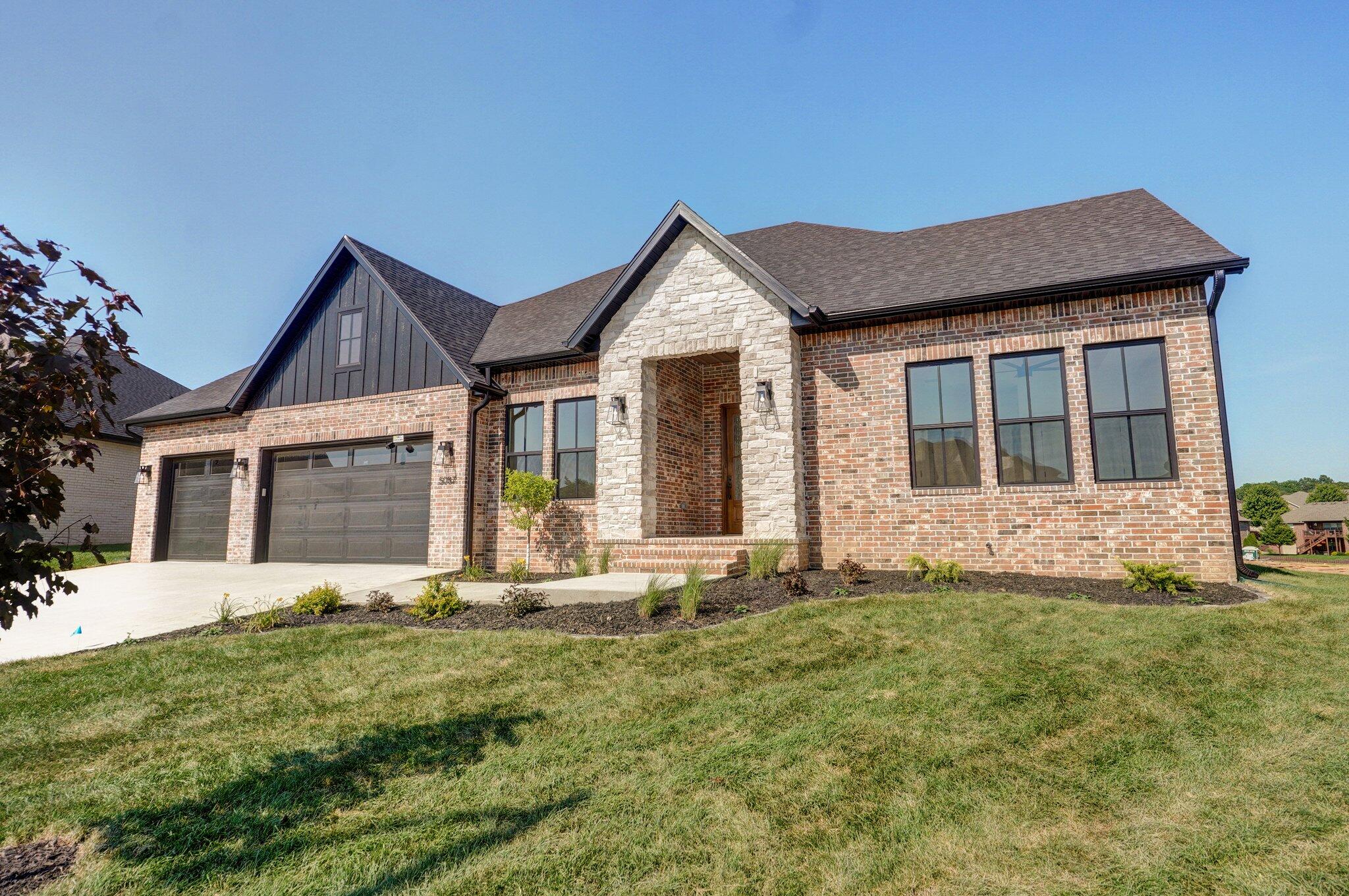 5087 East Ferdinand Court Property Photo 3