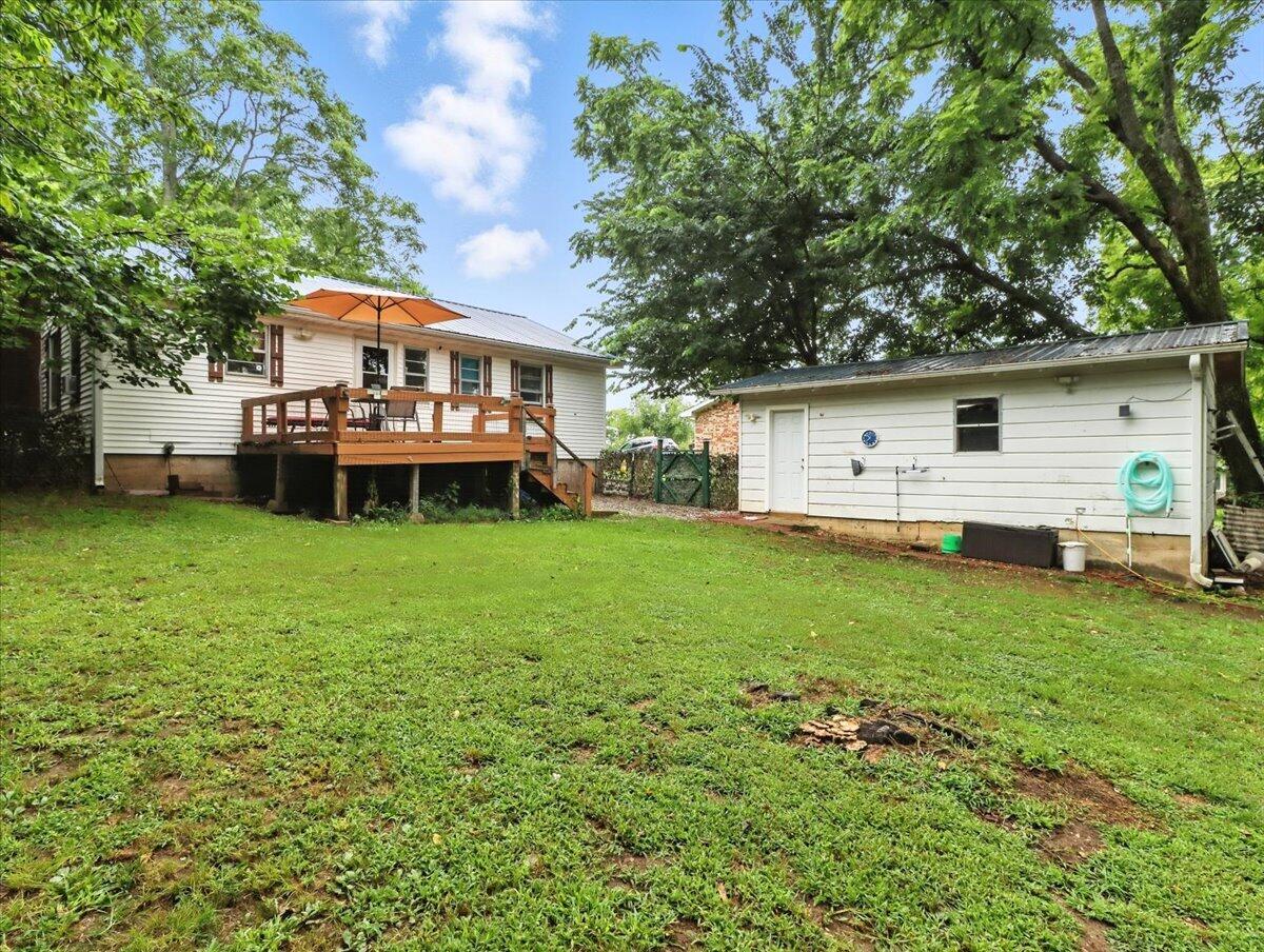 403 Barton Street Property Photo 5