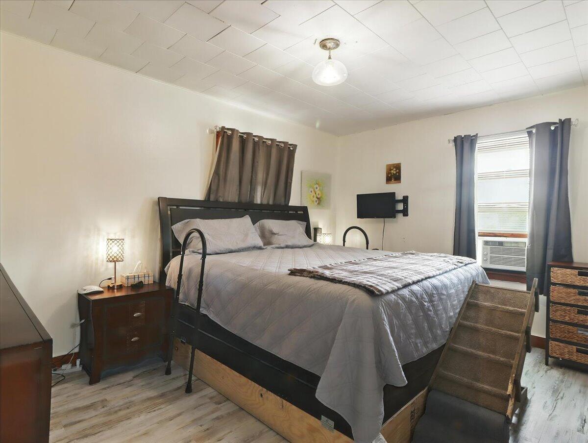 403 Barton Street Property Photo 18